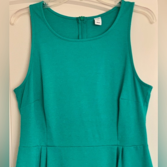 Old Navy Sleeveless Green Knee Length Dress- Size Large - Picture 2 of 5